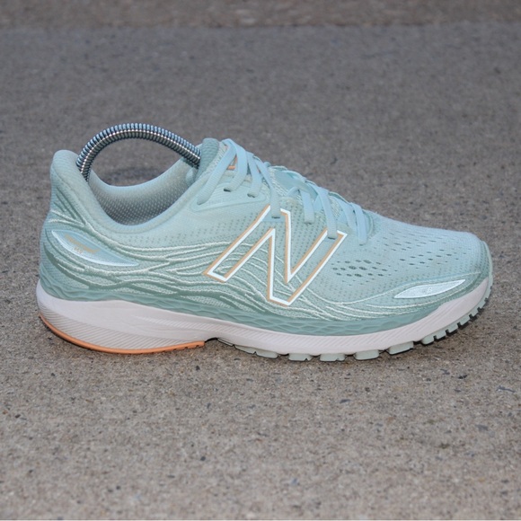 Ladies New Balance Blue Sneaker Sz 8.5 - Picture 4 of 5